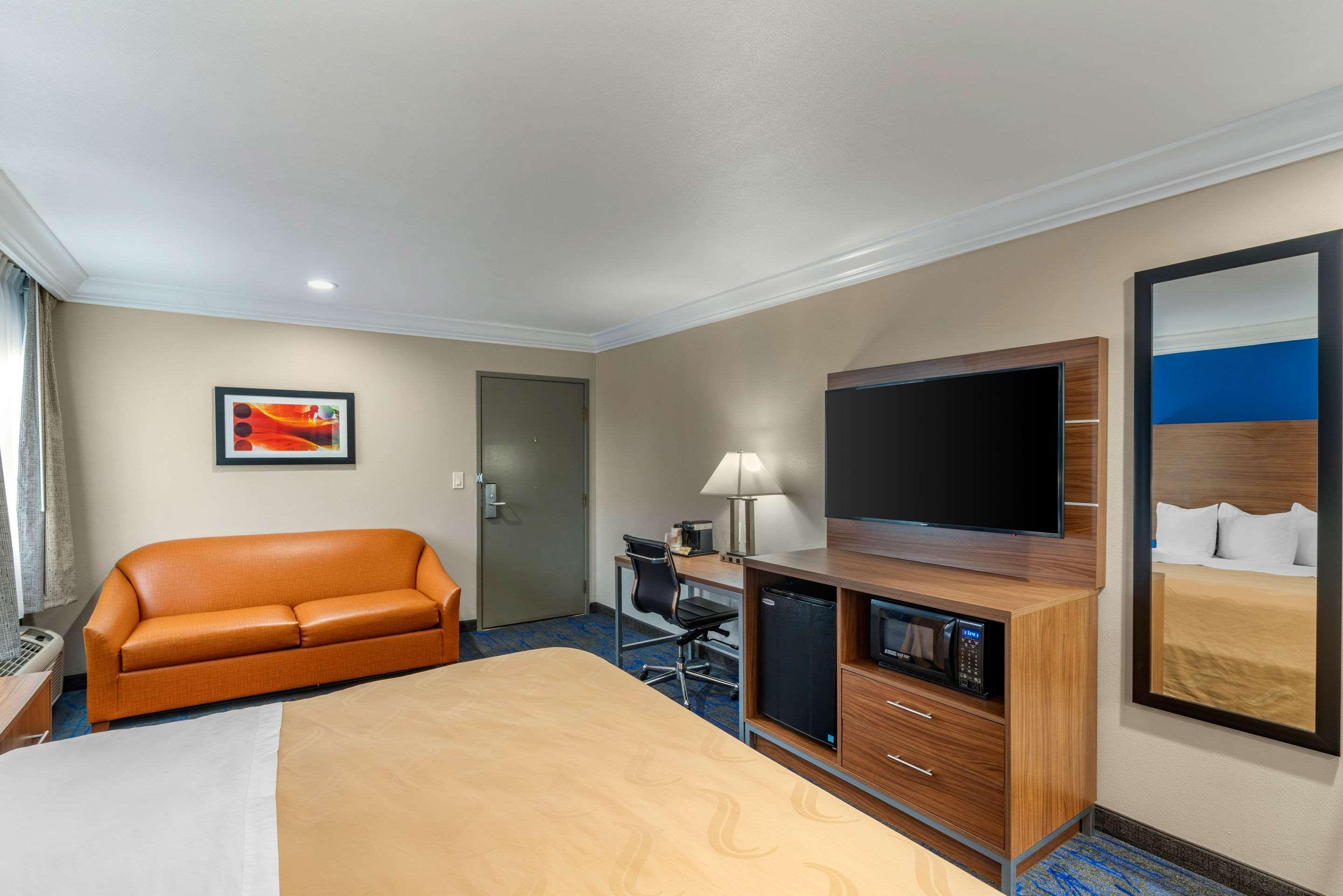 Quality Inn & Suites Vacaville Εξωτερικό φωτογραφία