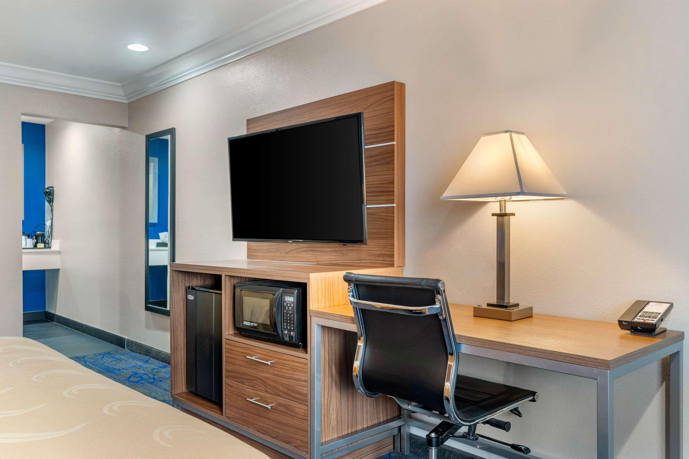 Quality Inn & Suites Vacaville Εξωτερικό φωτογραφία