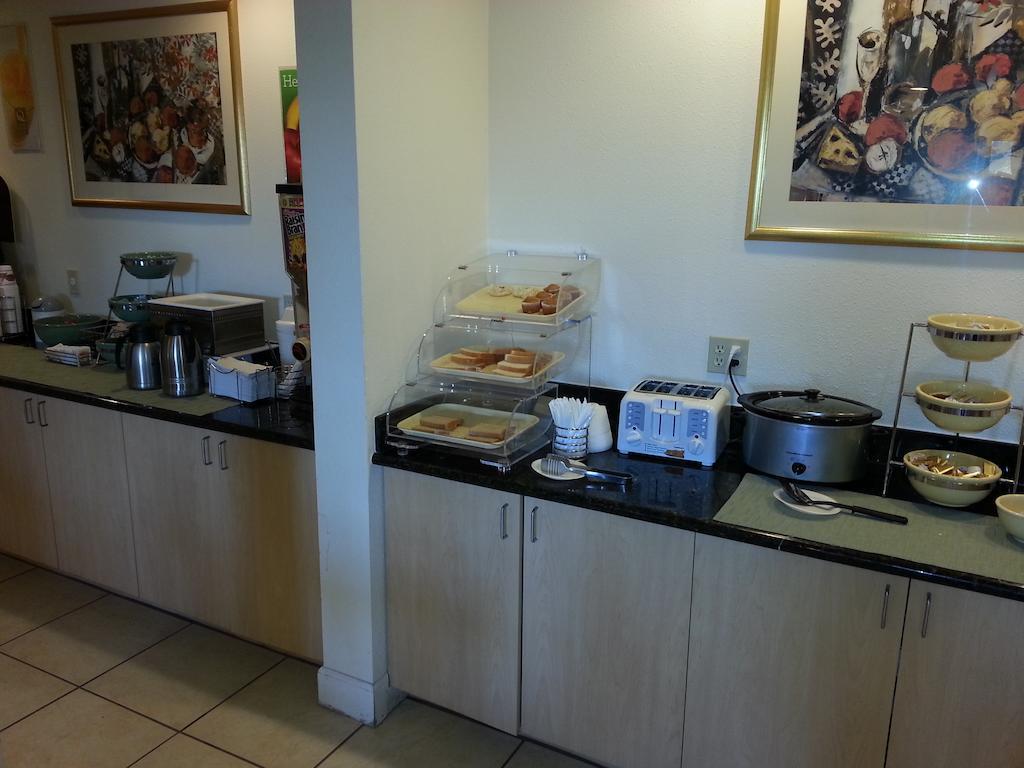 Quality Inn & Suites Vacaville Εξωτερικό φωτογραφία