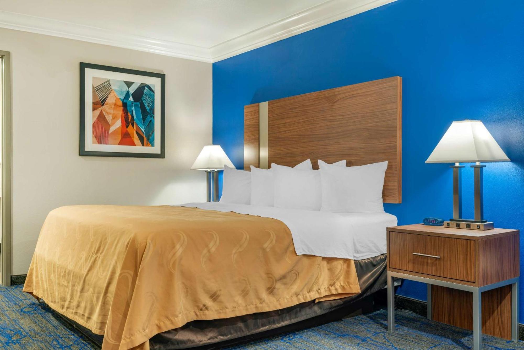 Quality Inn & Suites Vacaville Εξωτερικό φωτογραφία